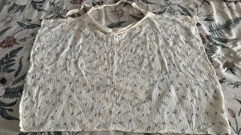 Nursing cover with a flexible boning 1