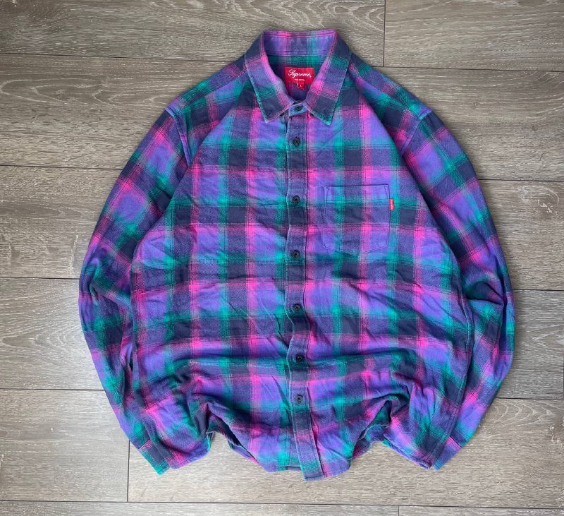 Supreme shirt size L