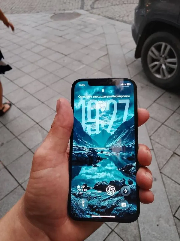 iPhone 12 1