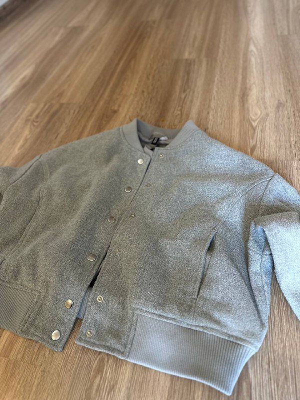 Бомбер H&M светло-серый размер S 2