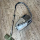 Пылесос Vitek 3