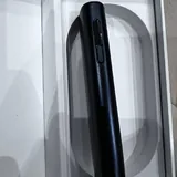 Черный смартфон 2