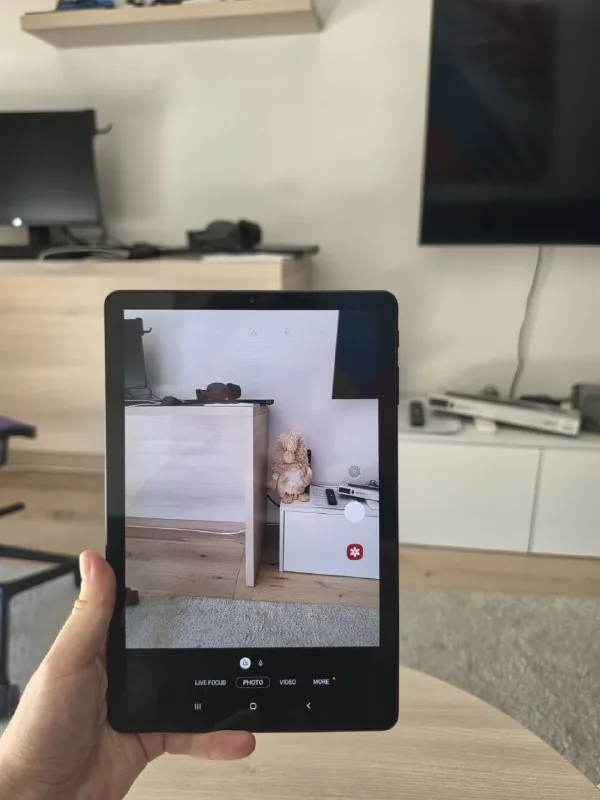 Samsung Galaxy Tab S4 SM-T835 LTE с S Pen 1