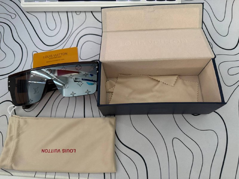 Женские очки Louis Vuitton