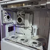 Кейс Lian Li Lancool 217, материнская плата Aorus X870 Stealth Ice, вентиляторы Lian Li TL Wireless LCD 2
