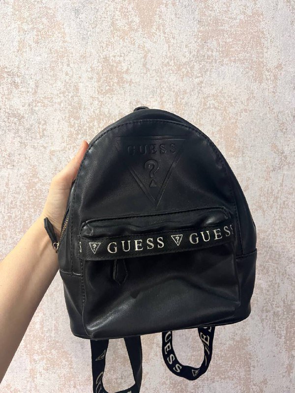 Рюкзак Guess