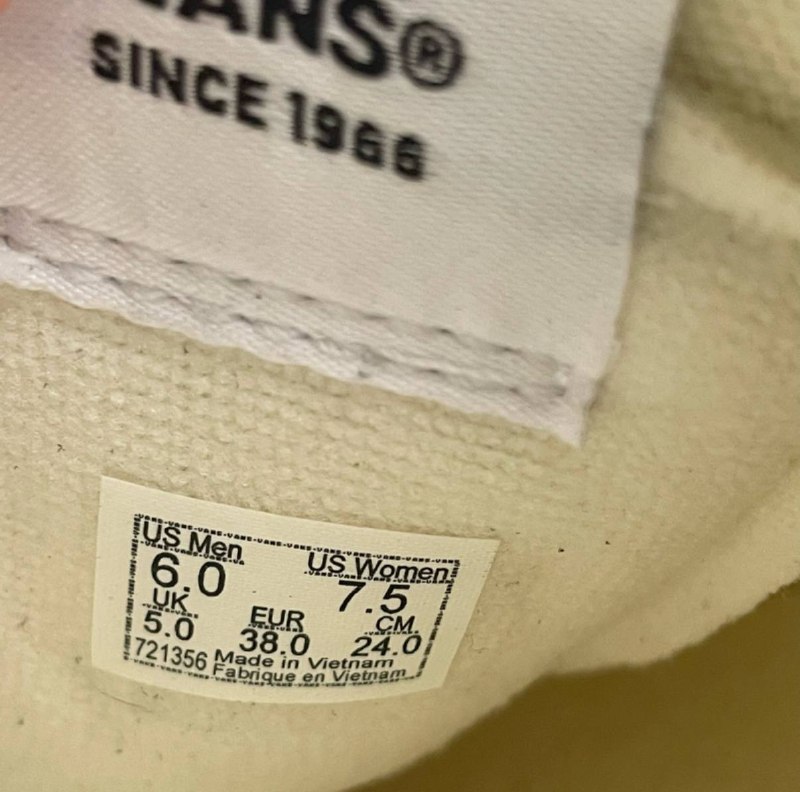 Оригинальные кроссовки Vans размер 38 новые 3