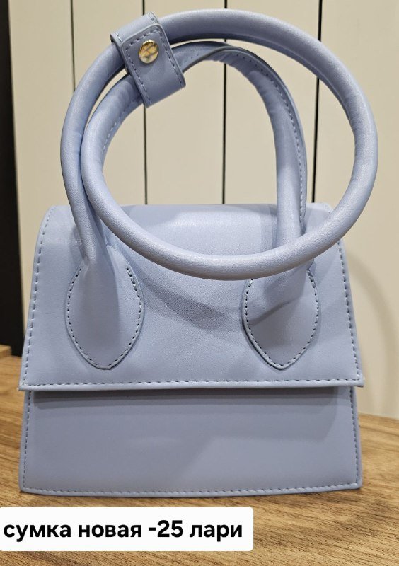 Листы для унитаза, овощечистка, серьги, открывашка, щётка-расческа, очки, беспроводная зарядка, сумки, платье, тушь, кисть, набор кистей и спонжей 6