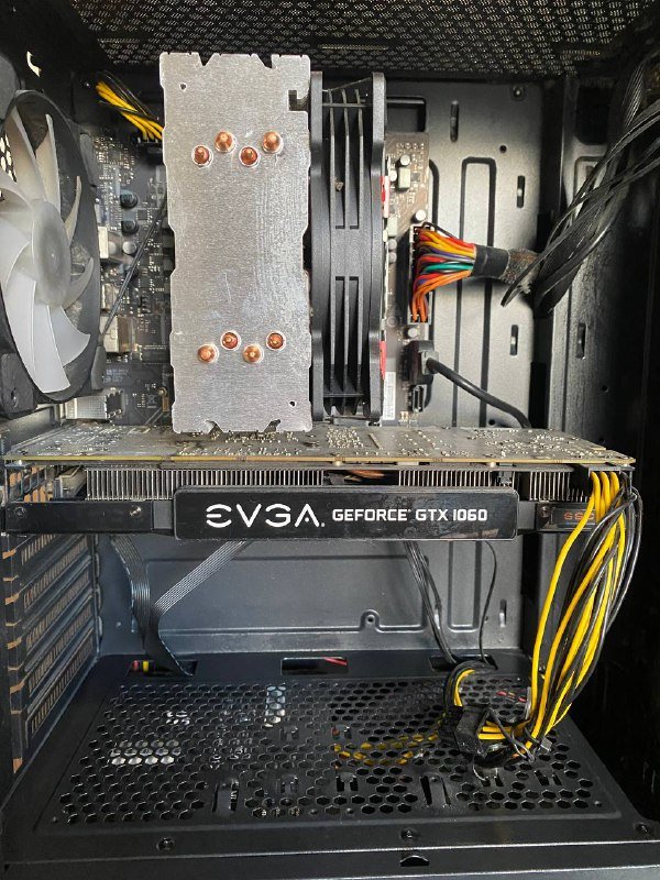 Компьютер, клавиатура Trust GXT833, внешняя звуковая карта Ugreen 2