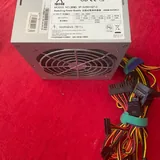 Блок питания, роутер, мышь, держатель, HDMI кабель, кейсы HDD 1