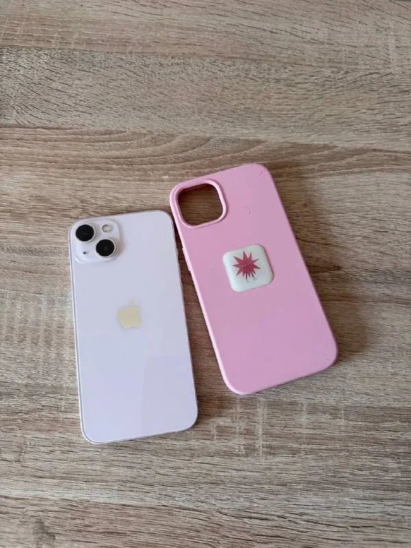 iPhone с чехлом 1