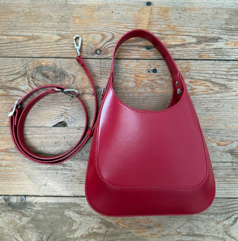 Сумка Mattioli, жакет Zara, рубашка, платье Lime, джинсы Levi’s, сумка Converse 2