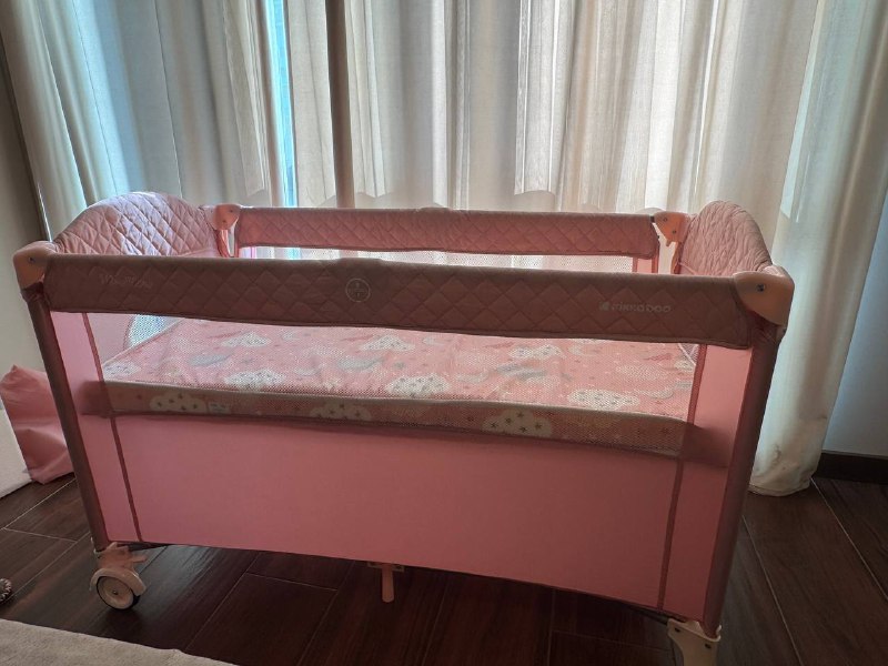 Детская кровать, детский коврик 3
