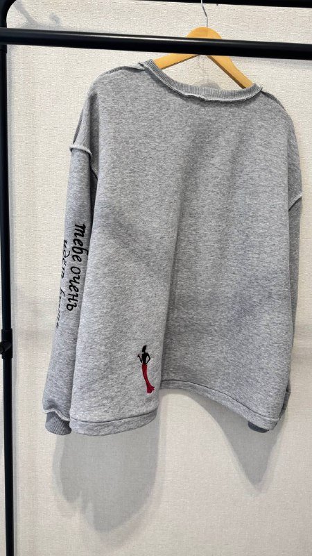 Свитшот с вышивкой 2