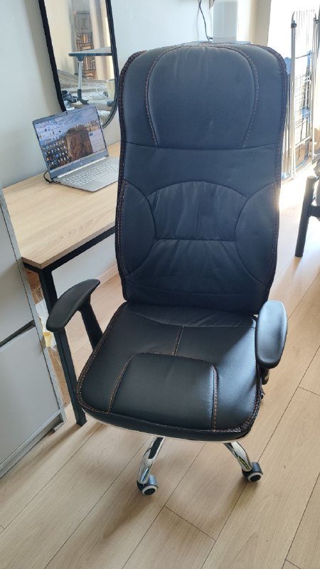 Компьютерное офисное кресло