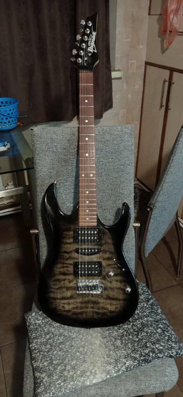 Электрогитара Ibanez Gio с аксессуарами