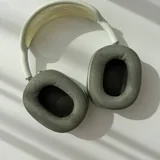 Apple AirPods Max 1, Apple Watch Series 7, зарядная станция, шампунь для собак 3