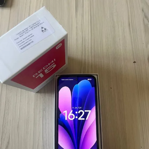 Телефон Redmi 15 128GB с чехлом и зарядкой