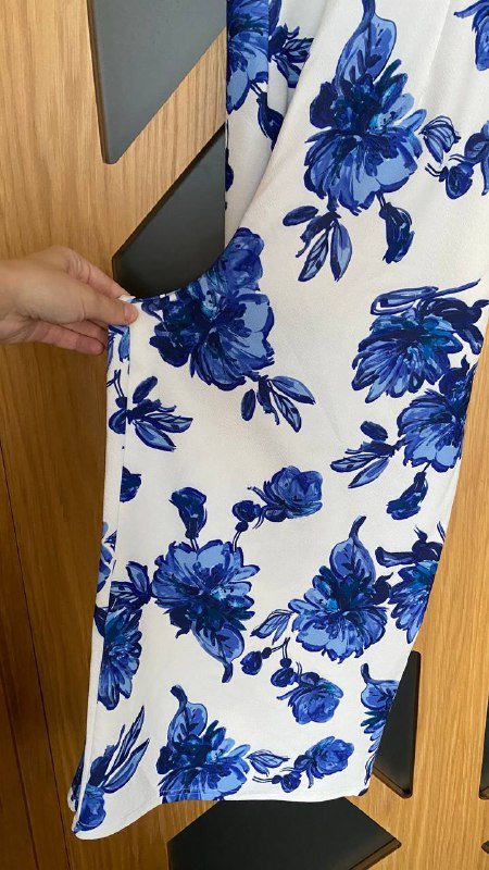 Яркий комбинезон с укороченными широкими штанинами размер М 4