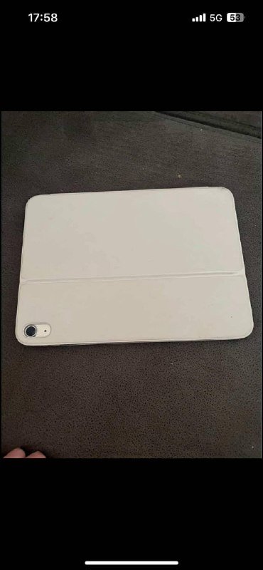 iPad 10-го поколения, клавиатура-чехол 4