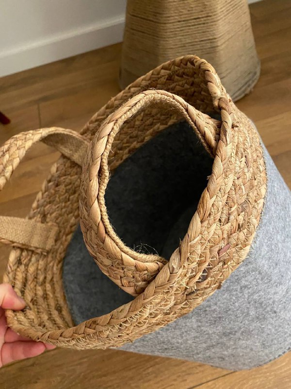 Грузинская ваза, винтажный постер, корзинки, стулья 7