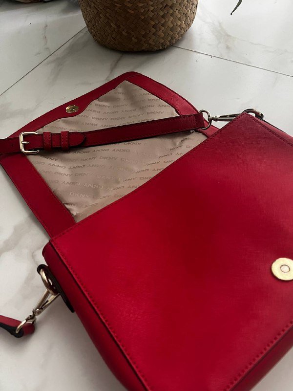 Сумка DKNY из натуральной кожи 2