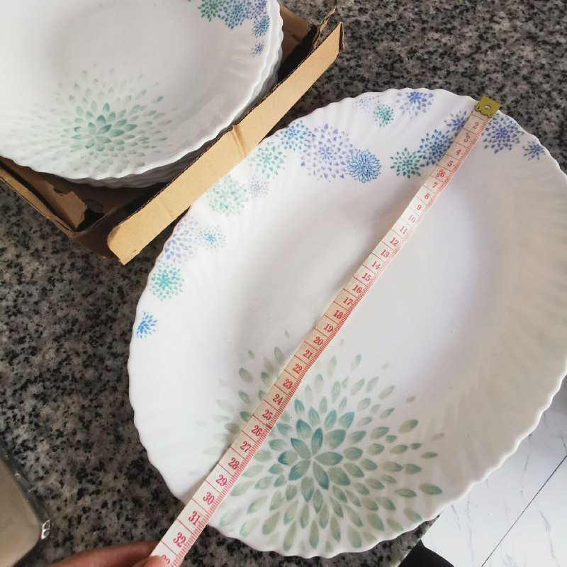 6 тарелок и сервировочное блюдо 2