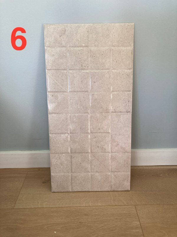 диван раскладной, стол, складной столик, тележка на колесах, рейлинг, плитка 8