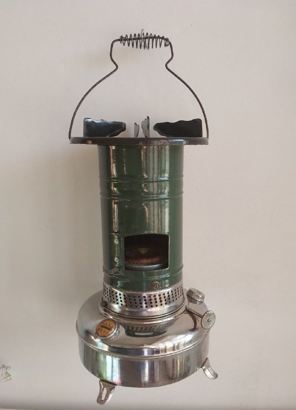 Старая керосиновая лампа