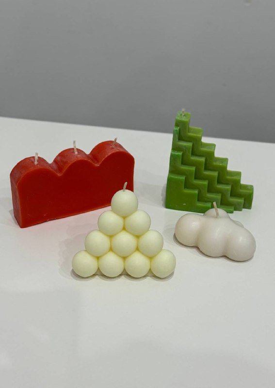 Подарочный набор свечей без запаха из 4 штук