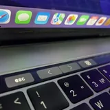 MacBook Pro 15 Retina Touch Bar 3