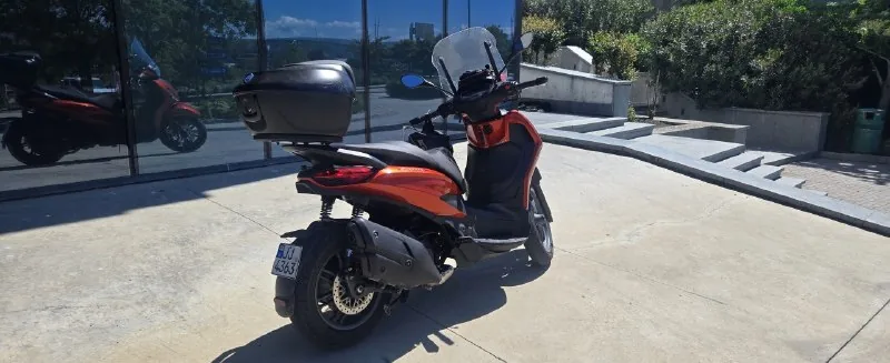Piaggio Beverly HPE 400 1