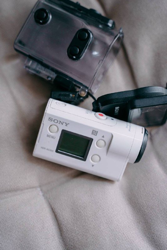 Радиомикрофон, экшен камера, объектив Samyang, клетка MagicRig 2