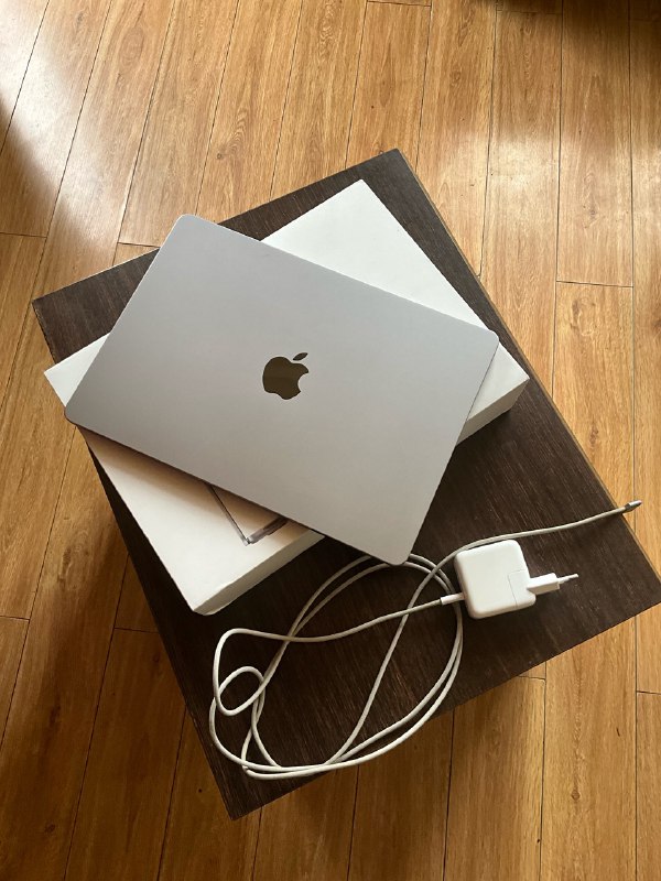 MacBook M2 Air 8/256 for sale 2