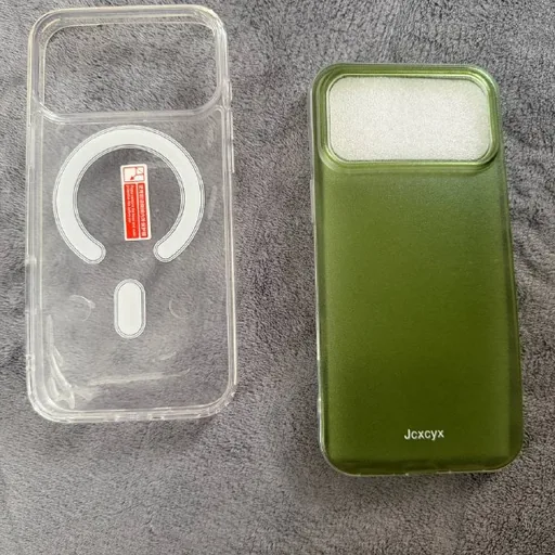 Чехлы на iPhone 17 Pro Max