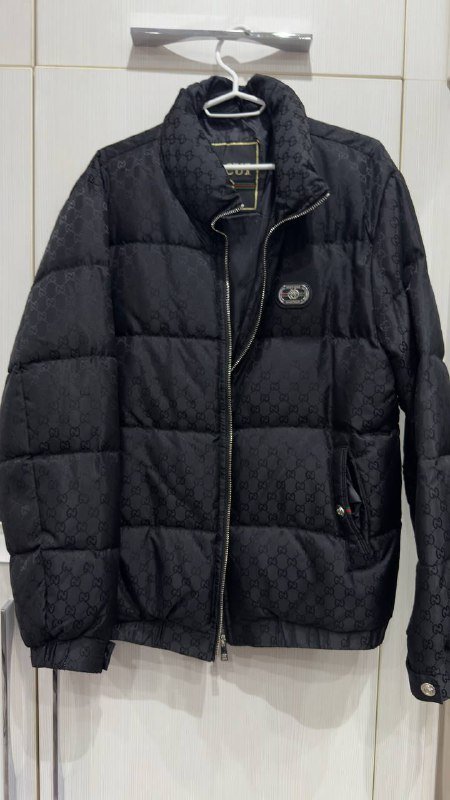 Женские кроссовки Lacoste, Куртка черная H&M, Манто, Пиджак Bershka 5