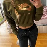 Укороченный свитшот Nike 4