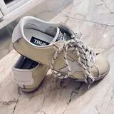 Женские бежевые кроссовки 2