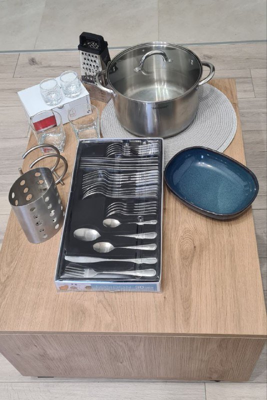 Набор столовых приборов, кастрюля, тарелка, стаканы, сушилка, терка