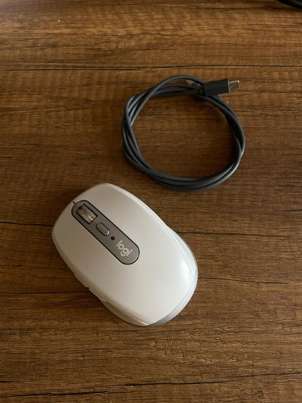 MacBook Pro 13, фен для волос COIFIN, AirPods 3, мышь Logitech MX Anywhere 3 6