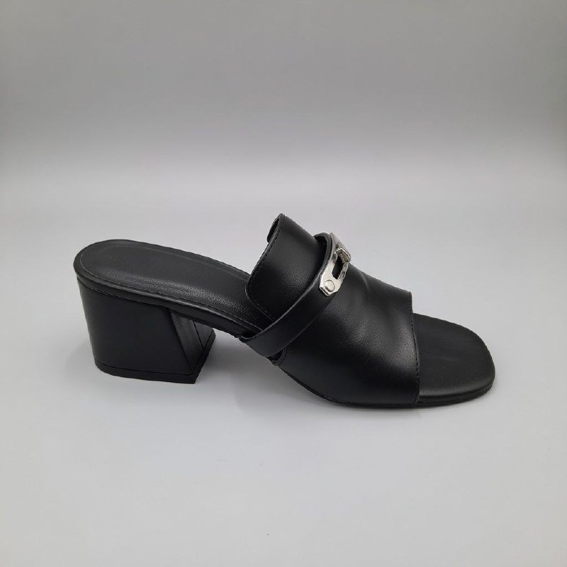 Женские новые сандалии размер 36 черные