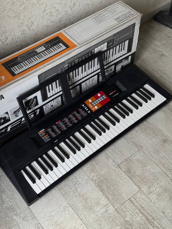 Продаю синтезатор Yamaha PSR-F52