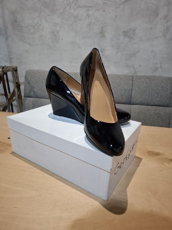 Лаковые туфли женские р.38 с танкеткой 3