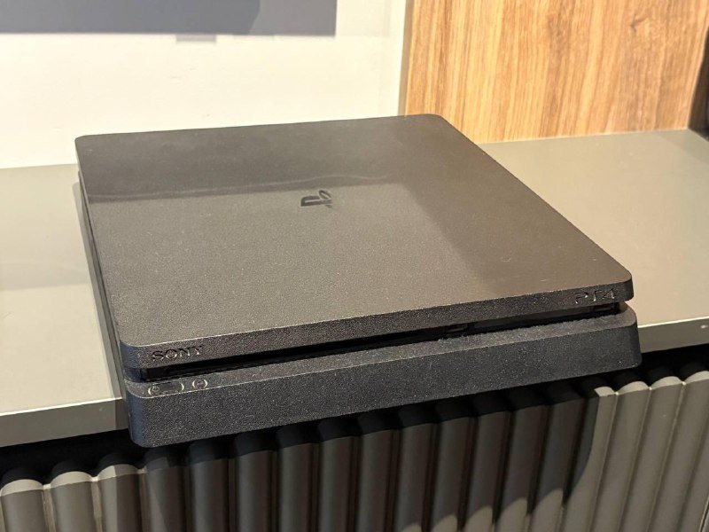 Dji Avata, Playstation 4 slim с играми 2