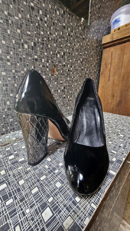 Дамские лакированные туфли 36 размер 2