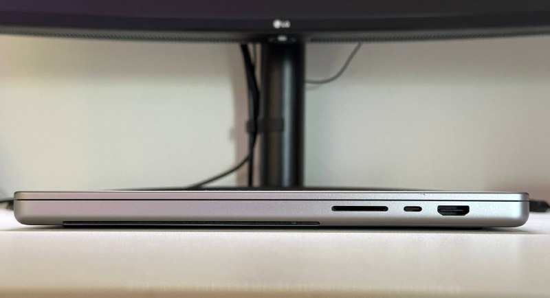 MacBook Pro 16" M2 Pro 16GB 512GB SSD Space Gray 6