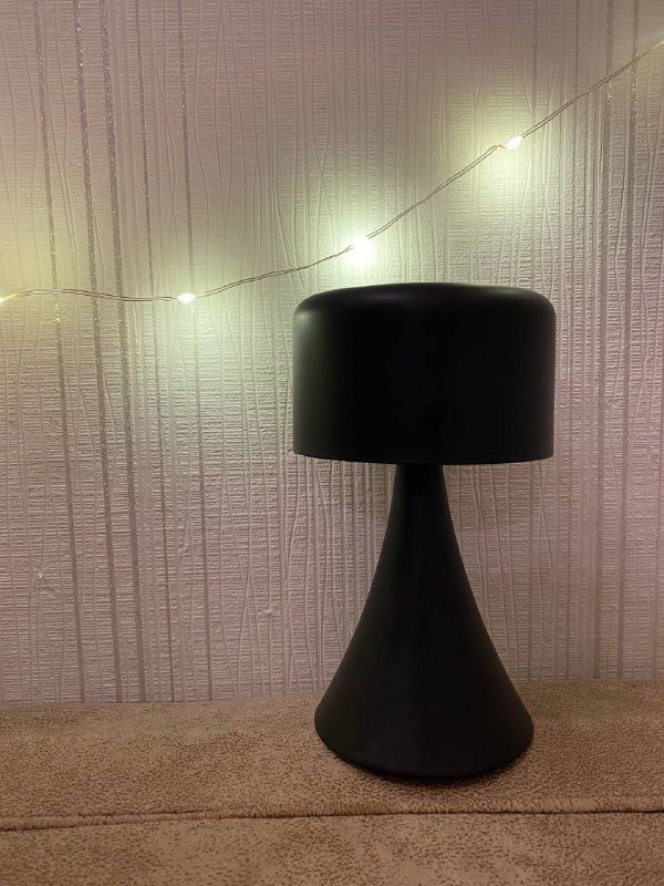 черная лампа Jysk