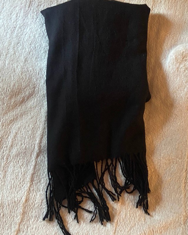 чёрная кожанная куртка, очки, шарф, зимняя куртка, джинсовая накидка, сумка, рюкзак 3