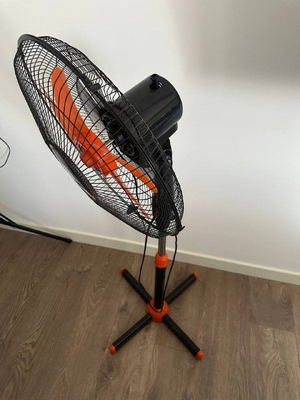 Кресло, Отпариватель, Увлажнитель, Мультиварка, Соковыжималка, Утюг, Лампа, Гладильная доска, Вентилятор, Телевизор 2