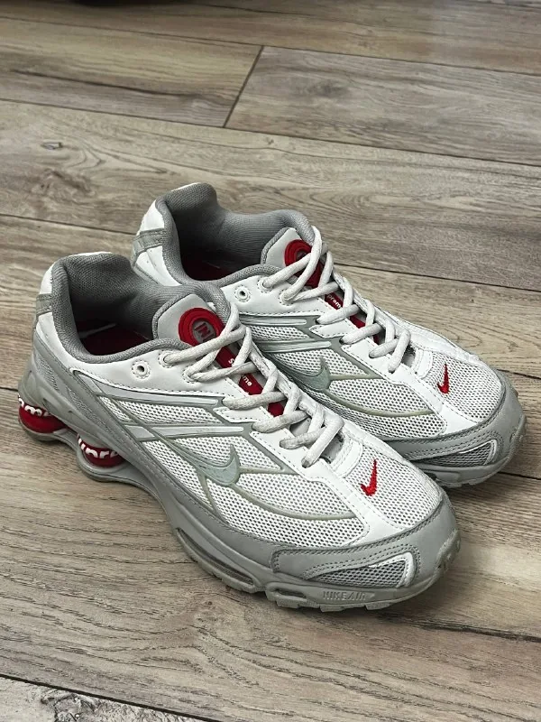 Nike Shox R2 x Supreme 1